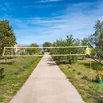 Vesna Lux - Five Bedroom With Swimming Pool Zadar