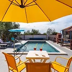 Vesna Lux - Five Bedroom With Swimming Pool Vila *