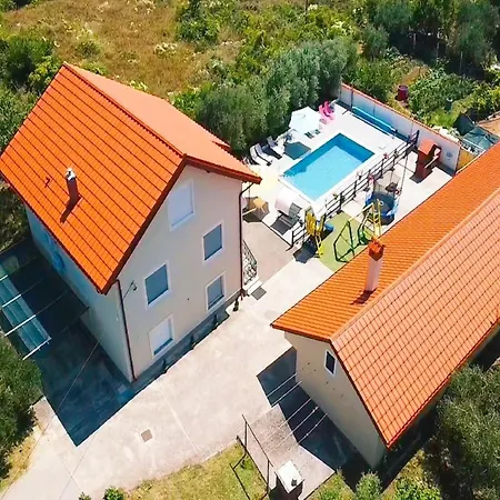 Vesna Lux - Five Bedroom With Swimming Pool Vila