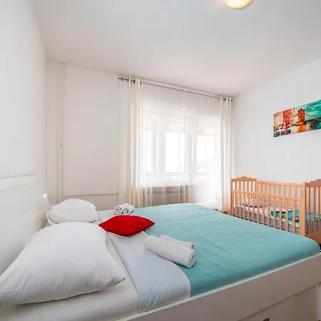 Vesna Lux - Five Bedroom With Swimming Pool Вилла *
