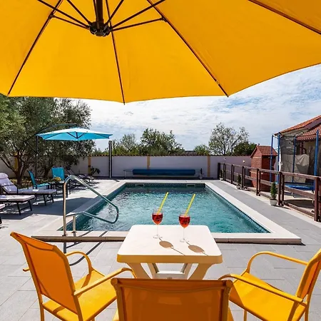Vesna Lux - Five Bedroom With Swimming Pool Вилла *