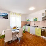 Vesna Lux - Five Bedroom With Swimming Pool Villa