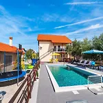Villa Vesna Lux - Five Bedroom With Swimming Pool Zadar