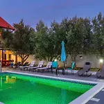 Vesna Lux - Five Bedroom With Swimming Pool Villa Zadar