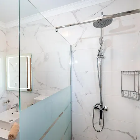 Five Bedroom Villa *