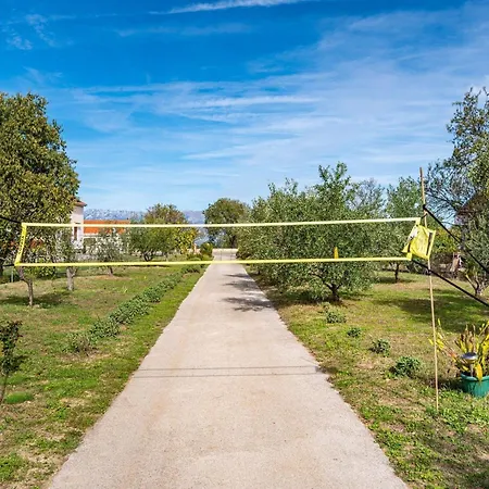 Vesna Lux - Five Bedroom With Swimming Pool Zadar