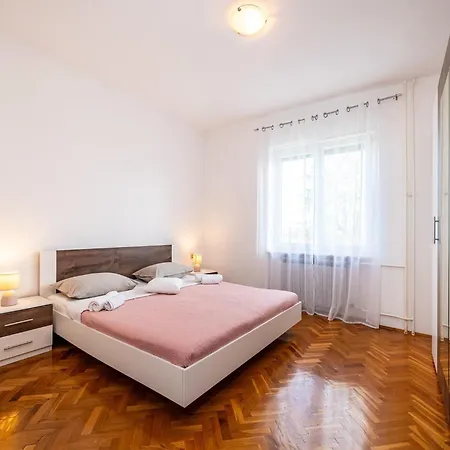 Vesna Lux - Five Bedroom With Swimming Pool Villa *